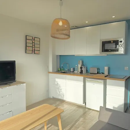 Face A La Saint-Raphael (Var)